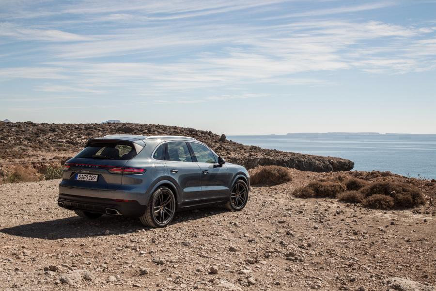  Porsche Cayenne 2017 года  (WW) (фото 25 из 41)
